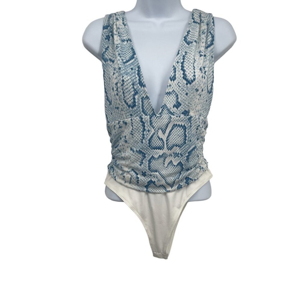 New Blue Blush Snakeskin Snake Python Print Plung… - image 3